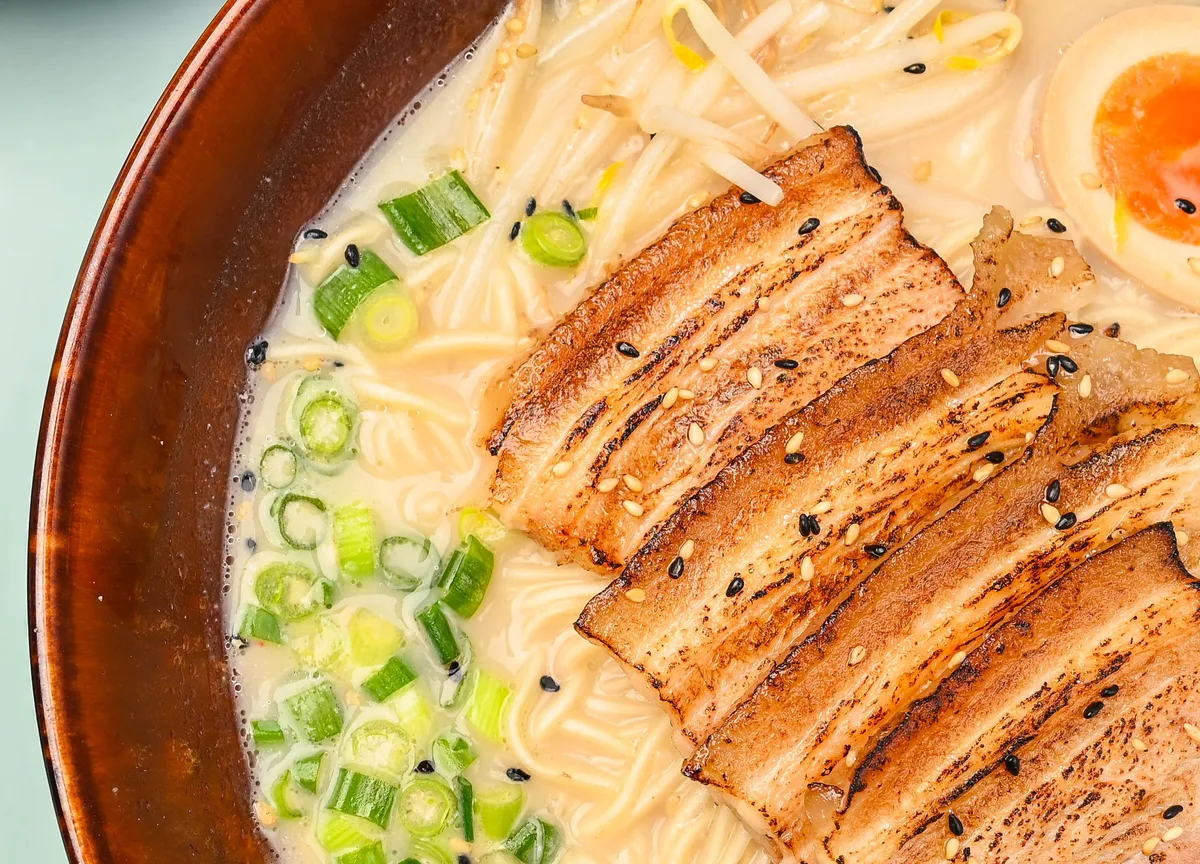 Hausgemachter Chashu auf Tonkotsu Ramen bei COCO CHAN